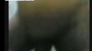 الشرموطه واقفه عريانه عند الشباك وبياخد باله منها ابن الجيران وبيشاورلها وبيجيلها ا  سكس مصري لشقه يحضنها وبينام معاها عالسرير بتاعها