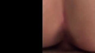البنت المتناكه حبيبها نايم من غير لبس وهي قاعده علي زوبره وقالعه الاندر بس وبتتنطط عليه م  سكس مصري ن غير متدخله في كسها وتحكه في طيزها اوي