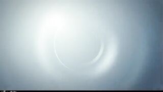 الراجل فارد جسمه عالسرير والبنت الشرموطه بتعمله جلسه مساج وتدهن جسم  سكس مصري ه كله بالزيتوبتمسك بعدها زوبره بتمص فيه