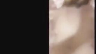 المتناكه نايمه علي بطنها وطيزها مفلسه بره اوي وكبيره وبينيك ف  سكس مصري يها اوي عشيقها وطيازها بتلوق اوي وتترقص