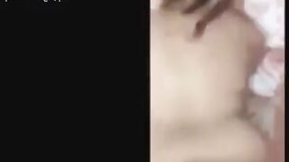 المتناكه نايمه علي بطنها وطيزها مفلسه بره اوي وكبيره وبينيك ف  سكس مصري يها اوي عشيقها وطيازها بتلوق اوي وتترقص