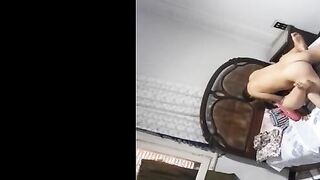 الشرموطه عالسرير ملط خالص وبتفتح رجليها اوي بنفسها وترفعها لفوق خالص وبيجي الراجل بتاعهابيدخل   سكس مصري زوبره في كسها وبينام فوقيها وبينيك فيها