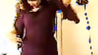 الوليبه المتناكه عالسرير بتتناك من جوزها وهو مغرق كسها باللبن بتشوفه بين  سكس مصري زل وهو بيطلع وبيدخل زوبره فيها رايح جاي