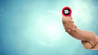 البنت الهايجه جيه من بره كسها بياكلها وبتدخل اوضه النوم علاطول تقلع لبسها وترميه عالارض وشغاله لعب فيه   سكس مصري زي المجنونه كسها متقطع من كتر اللعب فيه