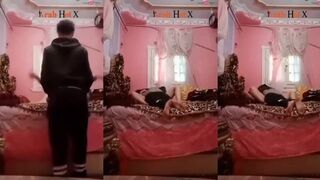 البنت الفاجره بتنام مع جوز امها وتدوق زوبره وهو شغال نيك في كسها   سكس مصري وتقوله براحه بيقولها كسك مدوبني ومعزبني