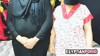 انا ساره الشرموطه شوفو كسي وهو مفتوح عالاخر وبلعب فيه ااه ياما نفسي في زوبر   سكس مصري يفلقه نصين ويفتحه اححح ي كسي اححح خخخخخ