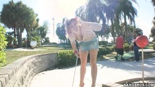 بنت اللبوه ماسكه طيزها هارياها لعب وبعبصه بصباعها فاشخاها فشخ وهي ب  سكس مصري تطلع من بوقها اااهاات واححح منيوكه خالص